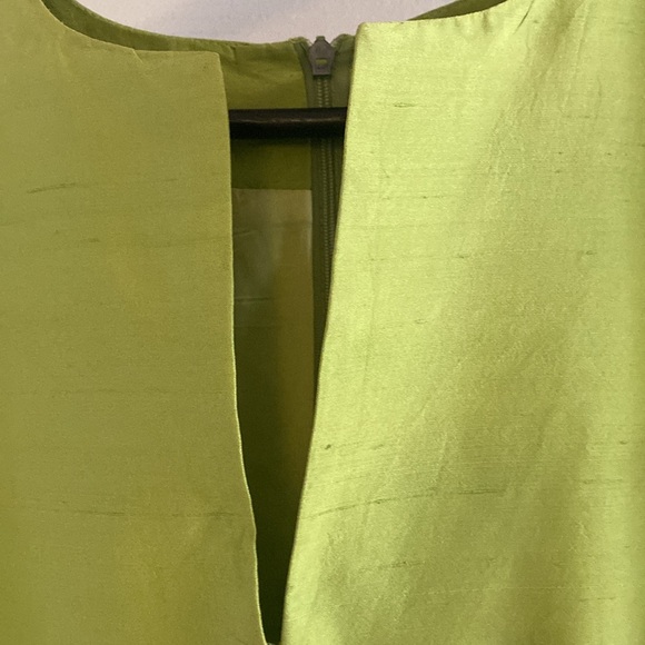 Superb green dress perfect condition - Picture 3 of 10